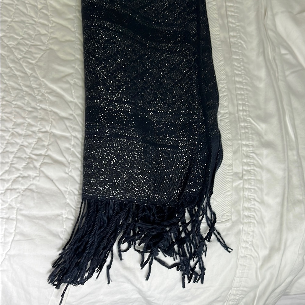 Elegant Navy Blue Scarf with Fringe - Picture 4 of 4